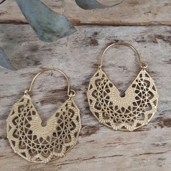 Bronze ROXANNE FILIGREE MANDALA BOHO  WEBBED HUGGIE HOOPS - Picture 4 of 6